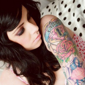 Татуировки для девушек сердце с замком